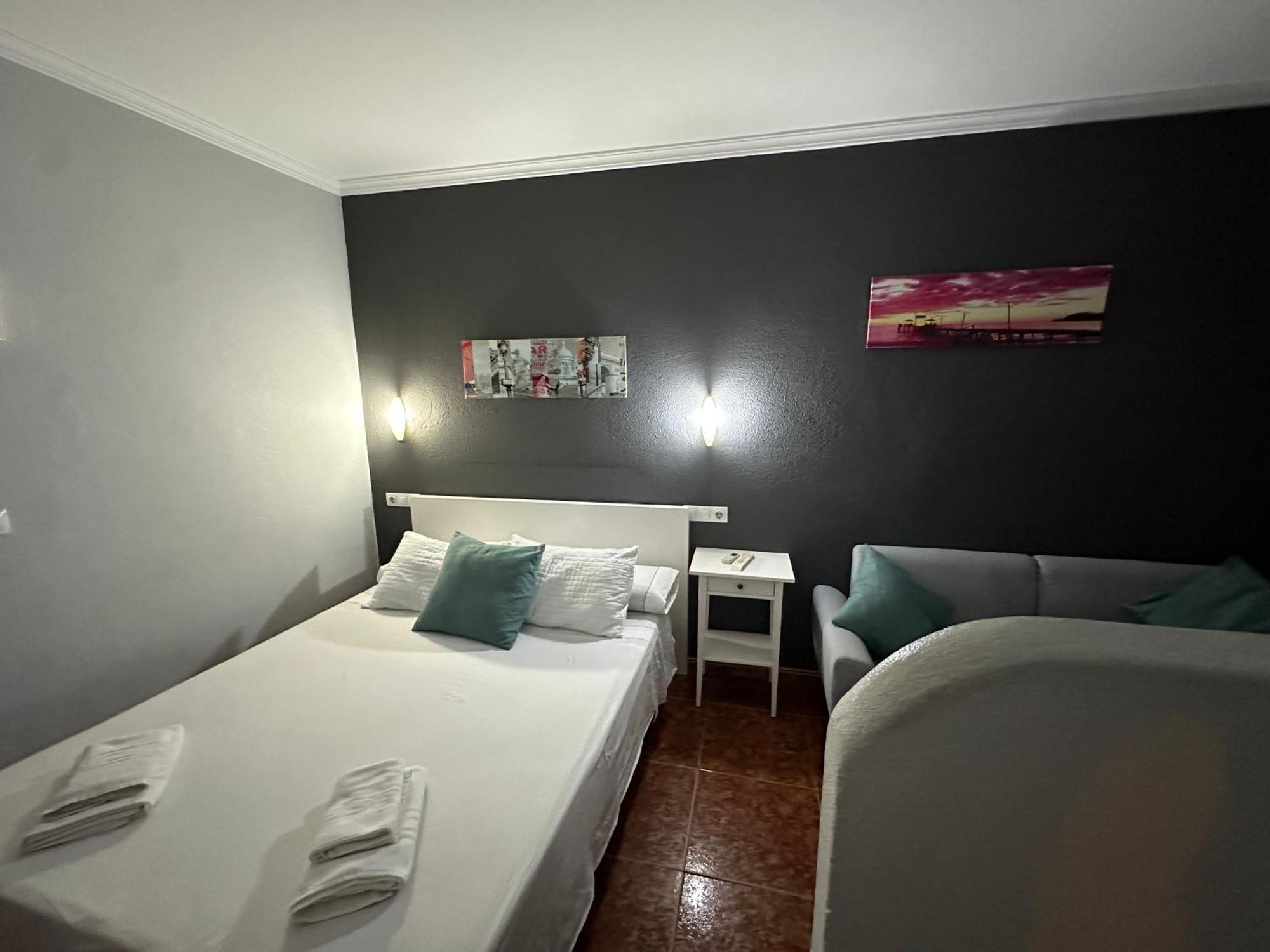 Hostal Tarik Hotell Tarifa Exteriör bild