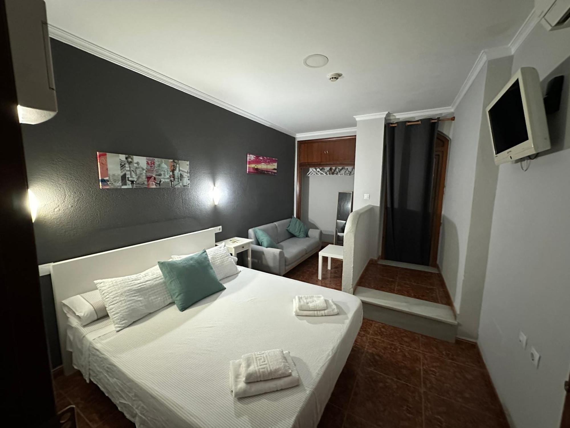 Hostal Tarik Hotell Tarifa Exteriör bild
